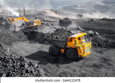 Open Pit Mine Industry, Big Yellow Mining Truck For Coal Anthracite.