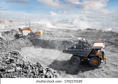 Open Pit Mine Industry, Big Yellow Mining Truck For Coal Anthracite.