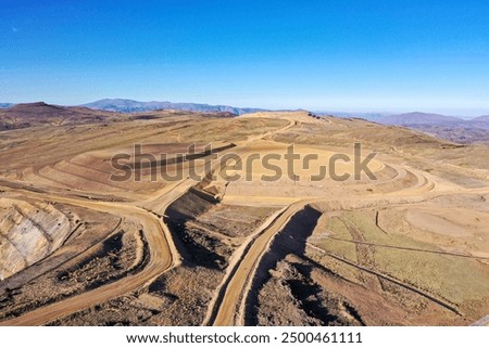 I open pit mine leaching pad