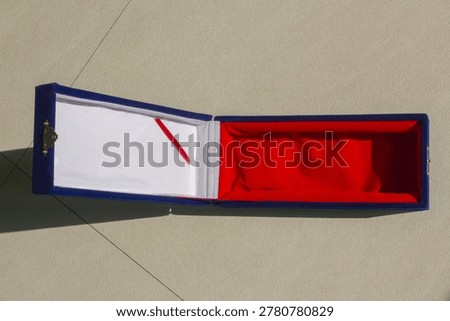 It is an open plaque case.