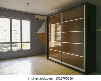 Imagenes Fotos De Stock Y Vectores Sobre Full Height Window