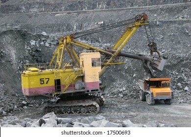 Opencast Mine Excavator Railway Stock Photo 17500693 | Shutterstock