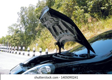 Opened engine bonnet for draining hot air
