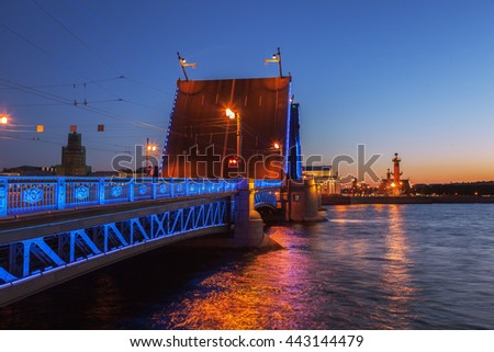 Opened the Palace bridge (drawbridge), White Nights in St. Petersburg, view of the Spit of Vasilyevsky Island 