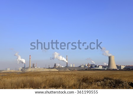 Open-pit mine and power plant 