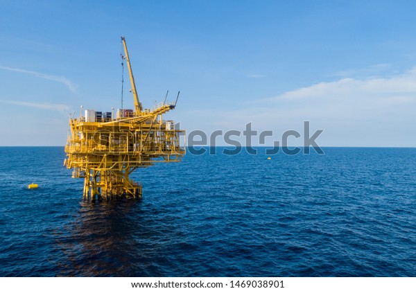 Operating offshore oil\
production platform