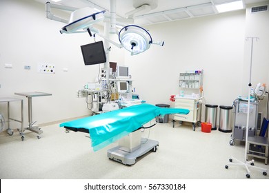 手術台 の画像 写真素材 ベクター画像 Shutterstock