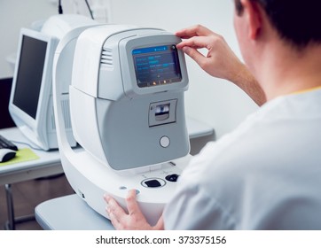 Ophthalmic equipment. Medical laboratory.