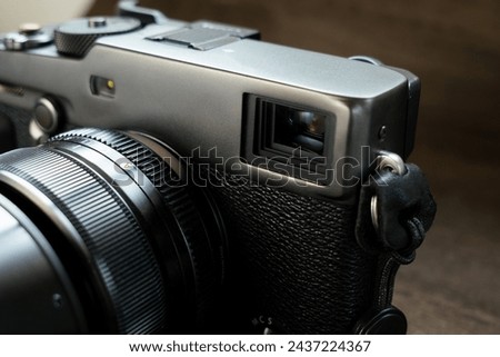 Optical viewfinder of a mirrorless camera
