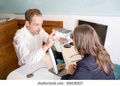 Pupilometer: ภาพ ภาพสต็อกและเวกเตอร์ | Shutterstock