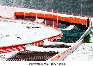 Orange  Artificial Dry Slope For Sledding And Skiing