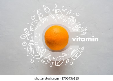 Orange und Buchstabe C auf gelbem Hintergrund. Konzept der Icons im Stil von Vitamin C Doodle Flat lag Konzept des Schutzes der Immunität während einer Virusinfektion