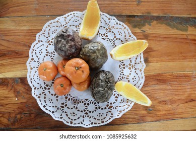 Oranges And Passion Fruit Centerpiece As A Healthy Snack Alternative During A Detox Diet 