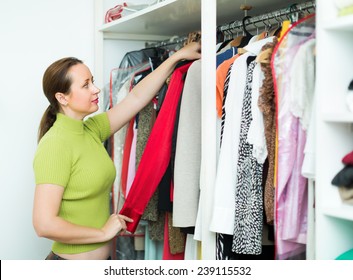 2,945 Arrange Wardrobe Images, Stock Photos & Vectors | Shutterstock