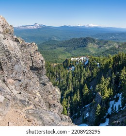 The Oregon Cascade Range With Mt Washington And 