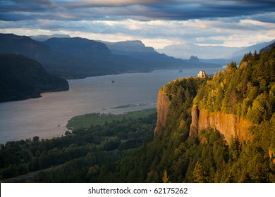 Oregon landscape - Crown Point overlooking the Columbia River and the Gorge