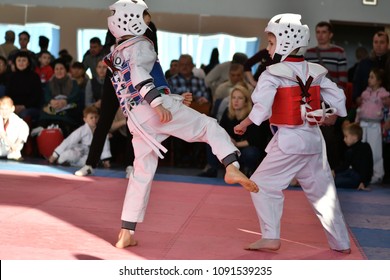 Orenburg, Russia - January 27, 2018 years: the kids compete in Taekwondo on the Championship School of Olympic Reserve No. 6.




