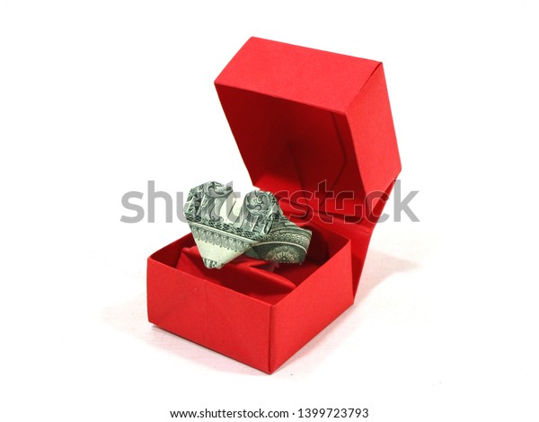 expensive ring box