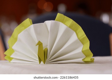origami peacock napkin table decoration