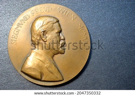 The original bronze commemorative medal 50th anniversary of the Austrian psychoanalyst, psychologist, psychiatrist and neurologist Sigmund Freud (1856-1939). Medalist Schwedtner, Austria, 1906.
