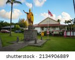Original bronze statue of Hawaiian King Kamehameha I in Kapaau o