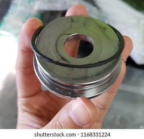 O-ring wear from hydraulic pressure (Mechanical part hydraulic cylinder)