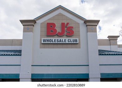 Orlando, FL, USA - February 5, 2022: Close Up Of BJ's Wholesale Club Sign Is Shown In Orlando, FL, USA. BJ's Is An American Membership-only Warehouse Club Chain. 
