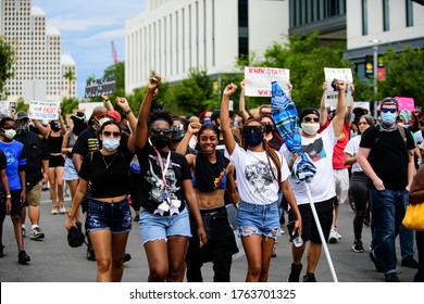 Orlando, FL, USA - JUNE 19, 2020: American Women Protest In The USA. Woman Leader, Protest From Female. Black Lives Matter. Many American People Went To Peaceful Protests In The US