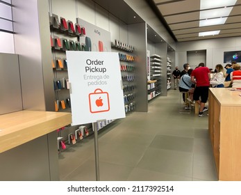 Orlando, FL USA - October 19, 2021:  The Order Pickup Sign At An Apple Store In Orlando, Florida.