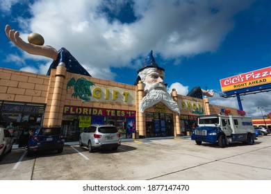 Orlando, Florida - October 14 2019: The Famous Magic Castle Gift Shop, Featuring A Giant Wizard.