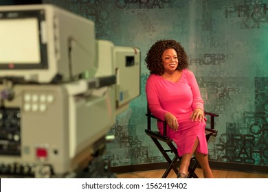 Orlando, Florida / USA - 10th September 2019: Oprah Winfrey, Talk Show Host. Madame Tussauds Wax Museum At ICON Park On International Drive, The Ultimate Fame Experience Getting Close To The Stars.