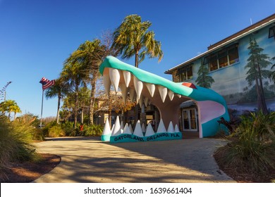 Orlando, Florida, USA - February 9, 2020 : Large Alligator Head At The Main Entrance To Gatorland Theme Park And Wildlife Preserve Located Along South Orange Blossom Trail South Of Orlando.