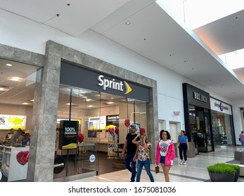 Sprint Store Images Stock Photos Vectors Shutterstock