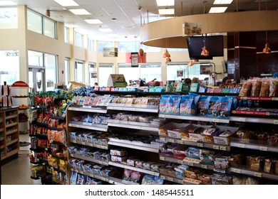 Convenience Store Outside Images Stock Photos Vectors Shutterstock