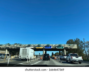 Orlando, FL/USA-1/20/20: A Toll Booth Plaza In Orlando, Florida.