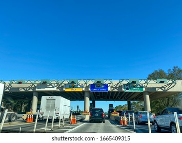 Orlando, FL/USA-1/20/20: A Toll Booth Plaza In Orlando, Florida.