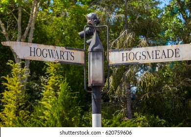 Hogsmeade Sign : 230 Images, Photos Et Images Vectorielles De Stock ...