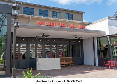 ORLANDO, USA: MAY 01 2019: Exterior Image Of A Wolfgang Puck Bar And Grill Resturant Shop Front