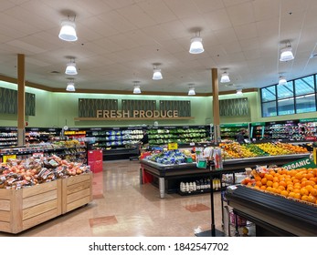 Orlando,FL/USA -10/2/20:  The Fresh Produce Aisle Of A Schnucks Grocery Store With Colorful Fresh Fruits And Vegetables Ready To Be Purchased By Consumers.
