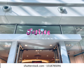 Orlando,FL/USA-9/30/19: A Justice Clothing Retail Store In An Indoor Mall. Tween Brands, Inc. (formerly  Limited Too And Too) Operates Justice Branded Stores Targeted Towards The Tween Girl Market.