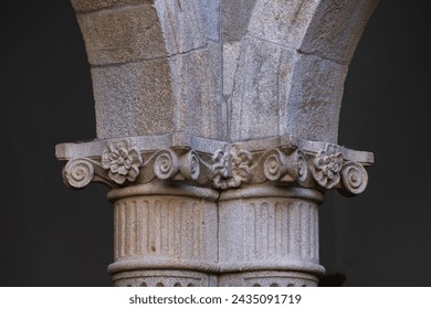 Ornamental details in colums and archs