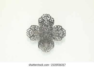 Ornate Filigree Maltese Cross Brooch Pin Costume Jewelry Fashion Accessory