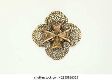 Ornate Filigree Maltese Cross Brooch Pin Costume Jewelry Fashion Accessory