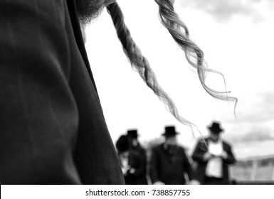 Orthodox Jewish  Prays, Jews, Judaism, Hasidim, BW