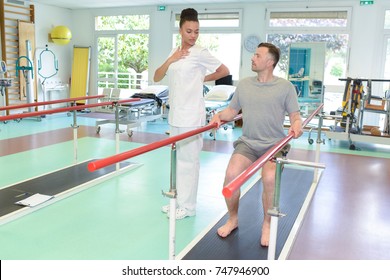 orthopedist giving a special recommandations concerning her patient rehabiltation - Shutterstock ID 747946900