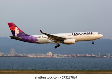OSAKA, JAPAN - MAY 24: A Hawaiian Airlines Airbus A330 Approaching On May 24, 2014 In Osaka. Hawaiian Airlines Is A US Airline Based In Honolulu, Hawaii. 