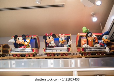 Disney Store Images Stock Photos Vectors Shutterstock