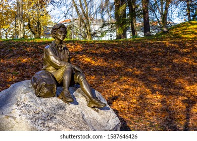 Oslo, Norway - October 29, 2019: Statue Of Queen Sonja Made By Kirsten Kokkin In The Park Of The Royal Palace In Oslo, Norway