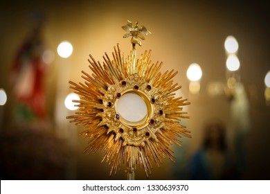 Ostensory Worship Catholic Church Ceremony Stock Photo 1330639358 ...