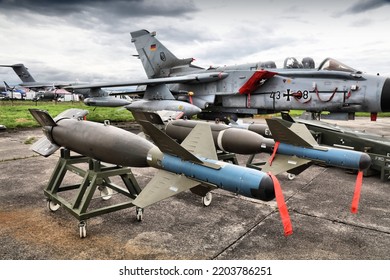 2 Mk84 Bomb Images, Stock Photos & Vectors | Shutterstock